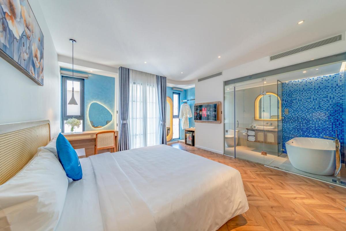 V Boutique Hotel - Complimentary refreshments - Housity