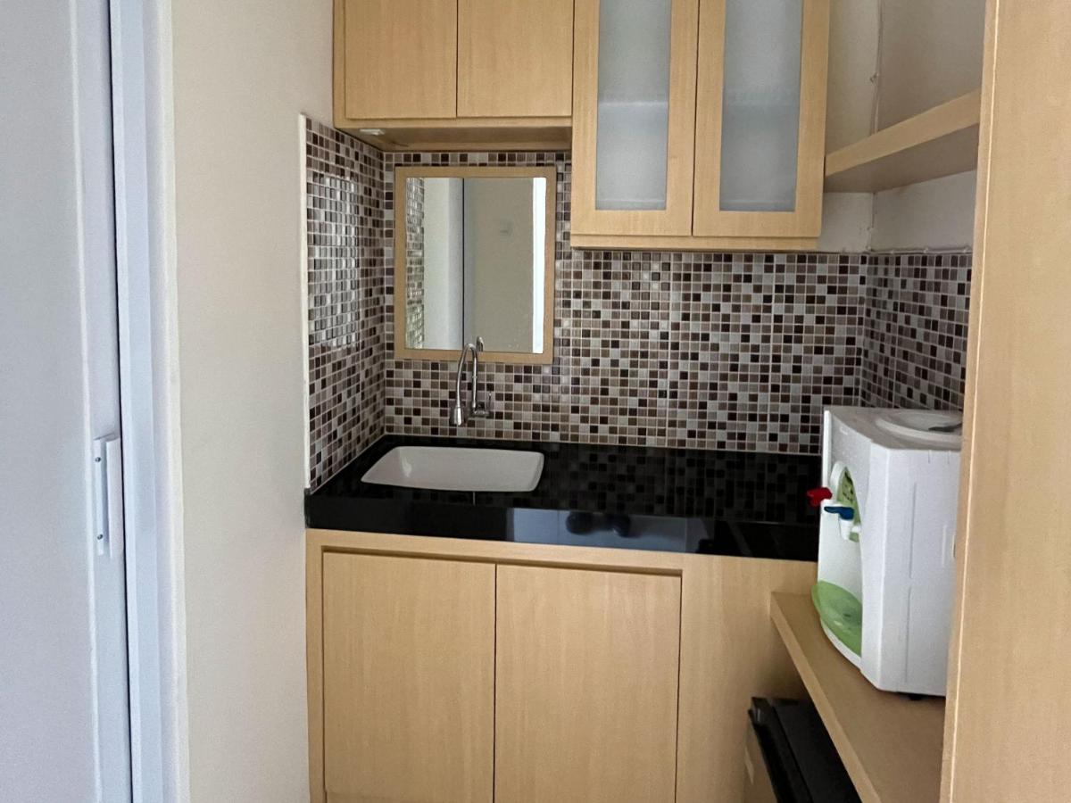 Urbanview Indria Inn Solo by RedDoorz - Housity