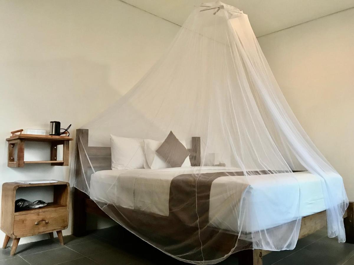 Kraras Munduk Guest House & DonBiyu Rendezvous Restaurant - Housity