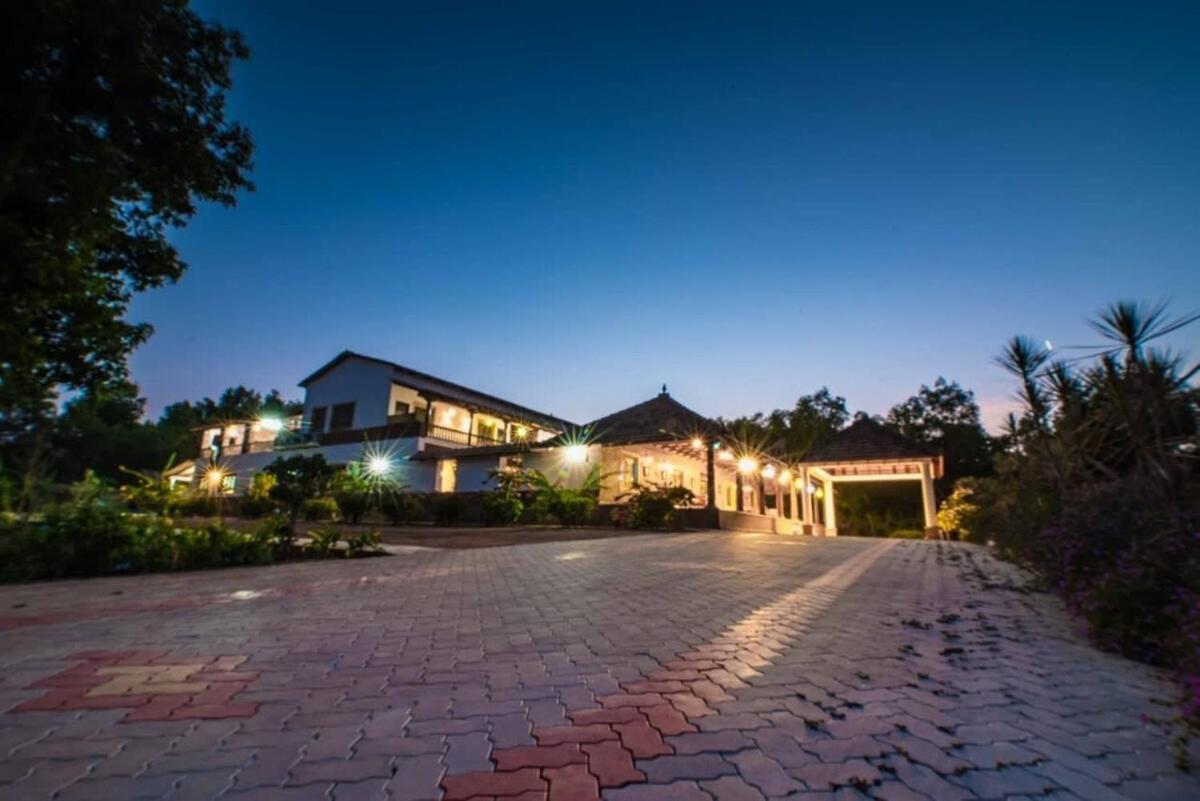 Earth Veda Spa And wellness Resort - Housity