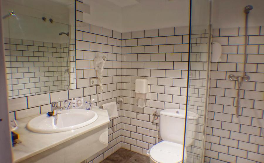 Un baño de Hotel Spa El Muelle de Suances