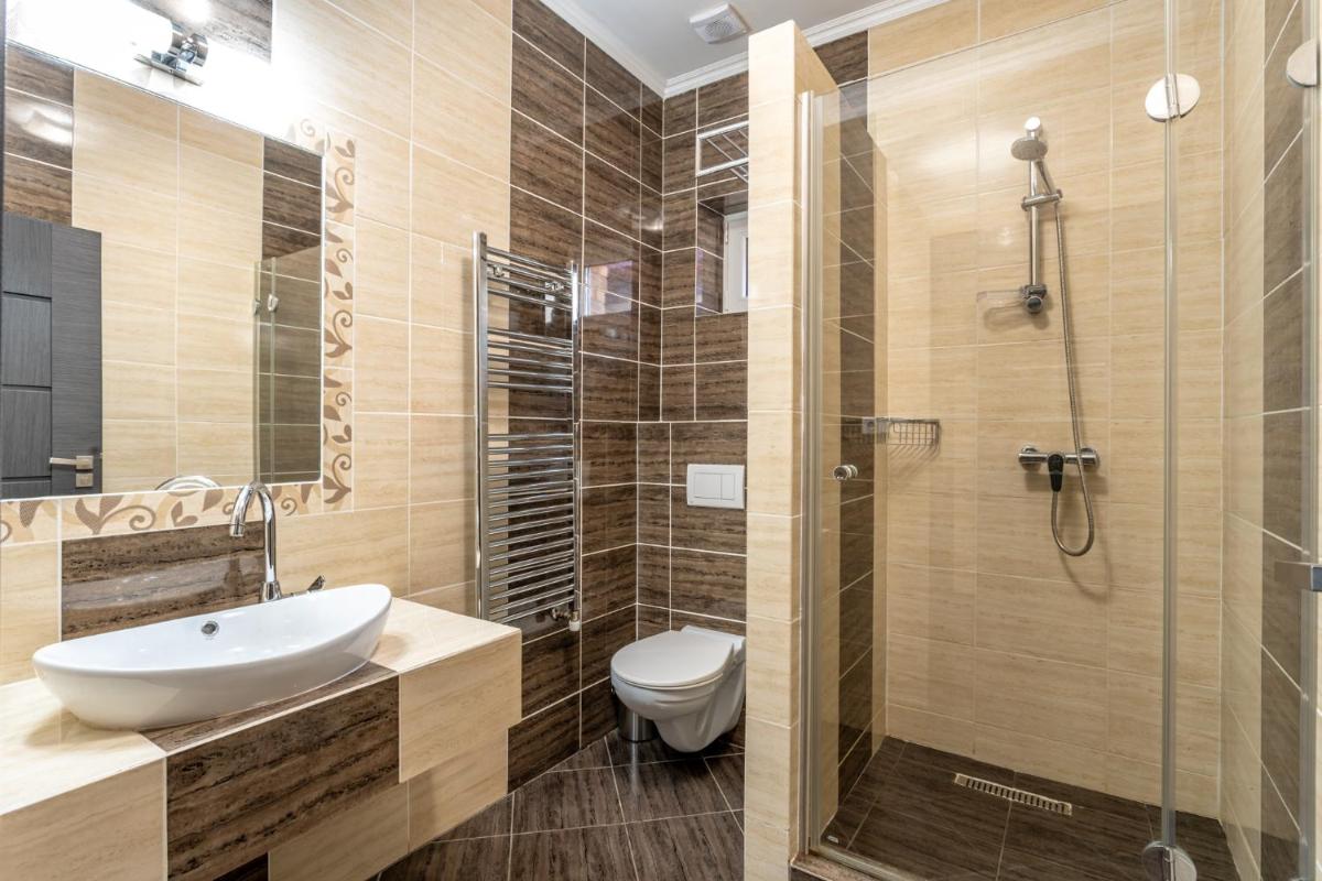 U Císařské cesty - Penzion, restaurace a minipivovar - Housity