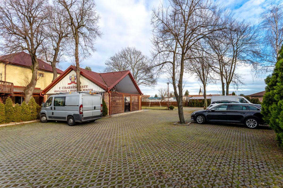 U Císařské cesty - Penzion, restaurace a minipivovar - Housity