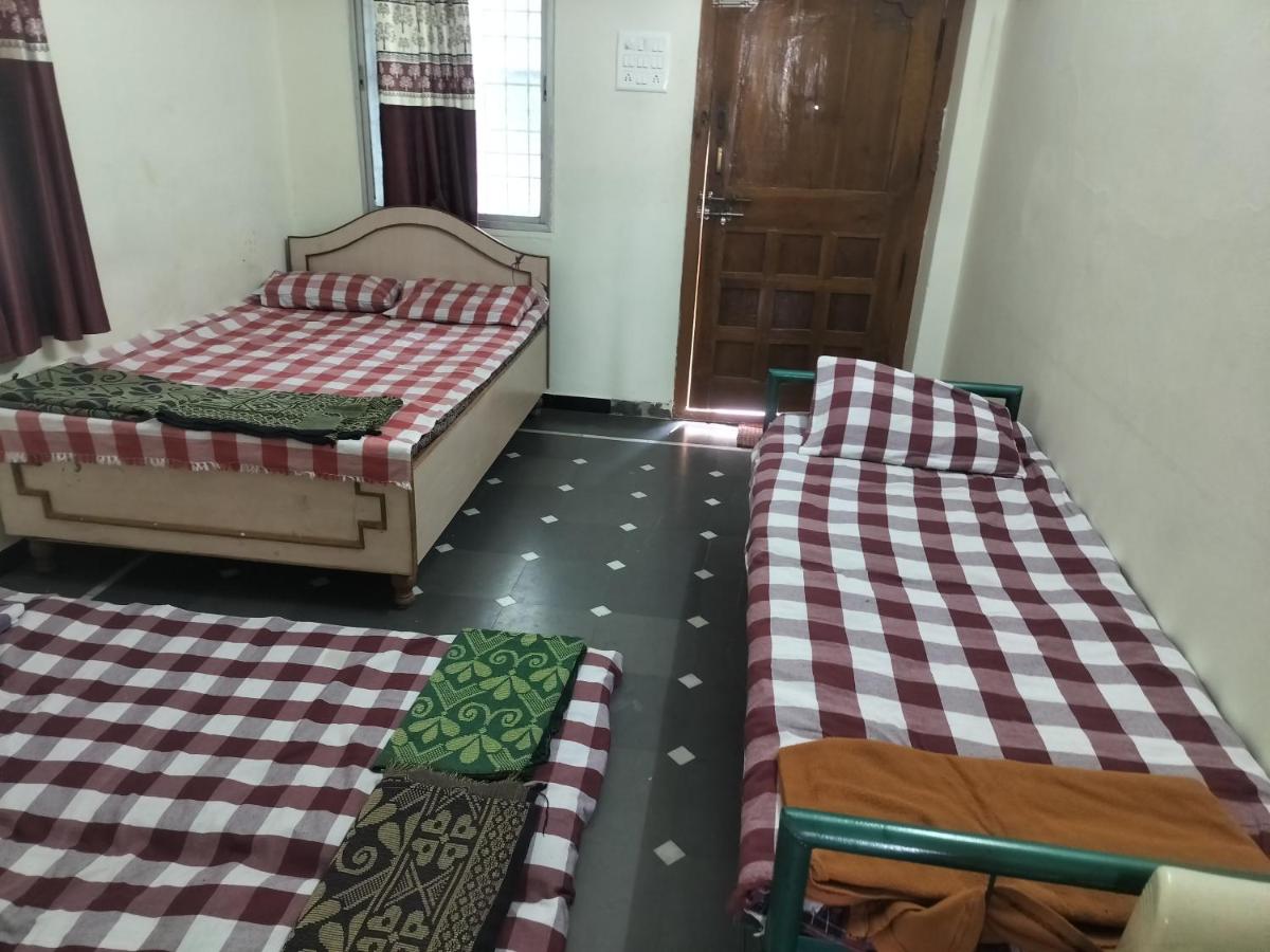 Suitetrails - Samarth Sawali Guest House, Vidhyanagar Akkalkot