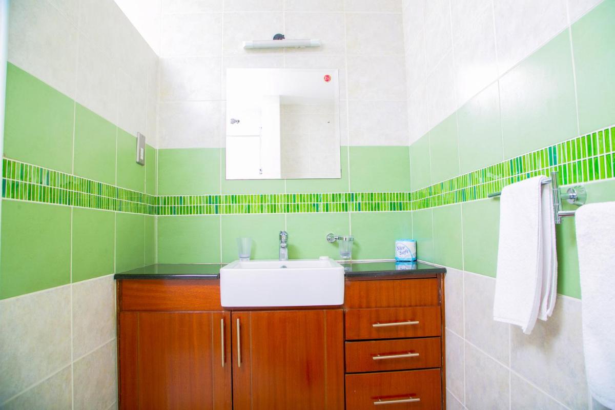 Suitetrails - Batians Apartment Hotel