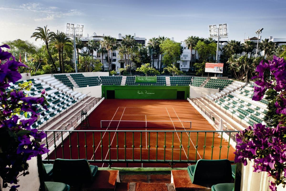 Instalaciones para jugar a tenis o squash en Puente Romano Marbella o alrededores