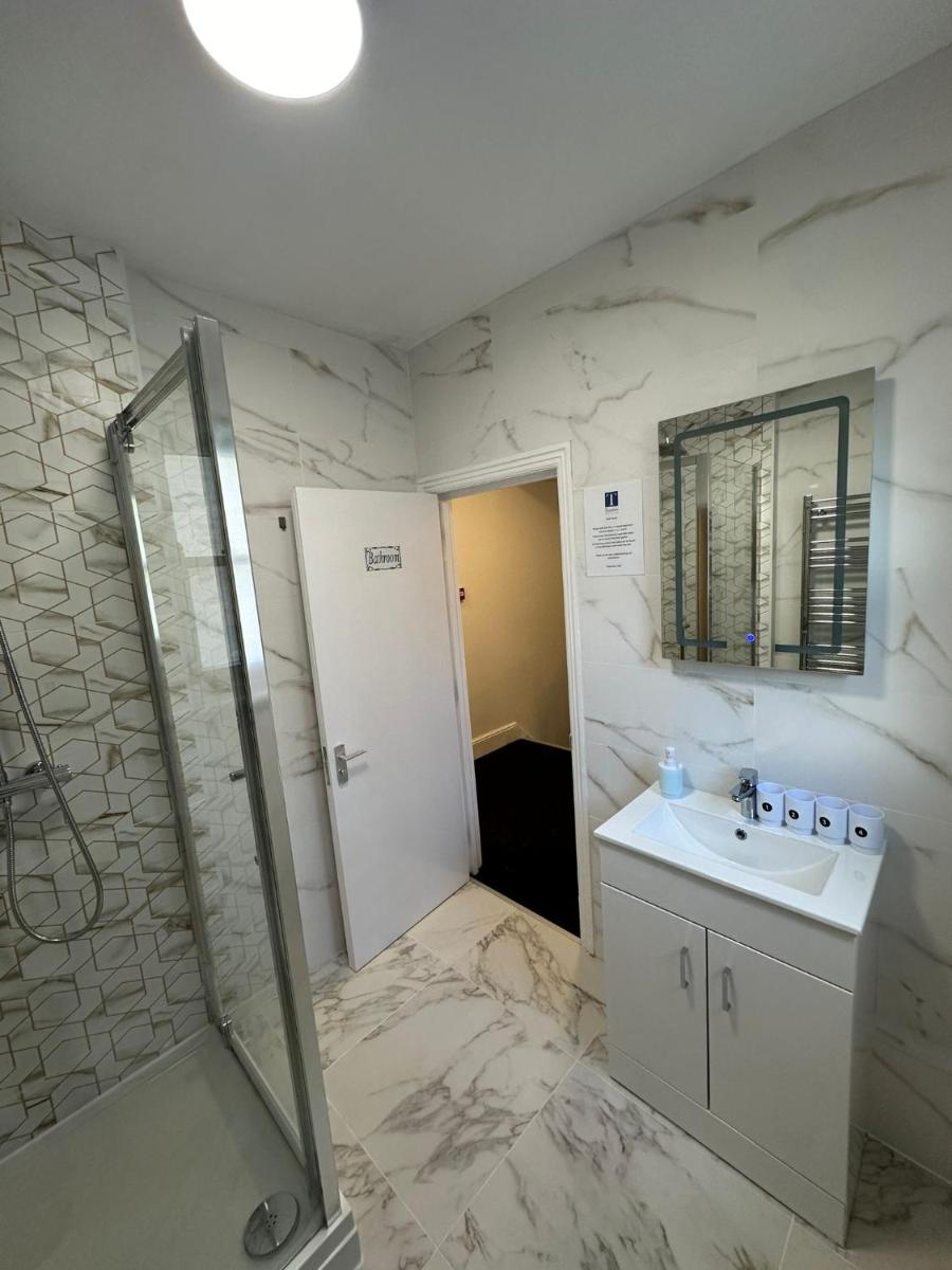 Cambridge Central Rooms - Tas Accommodations - Housity