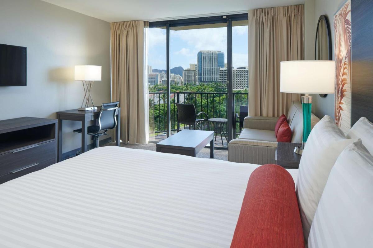 Aqua Palms Waikiki - Housity