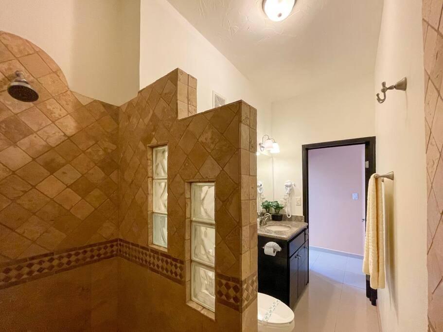 Suitetrails - Gated 2BR Apartment near Sandy Beach