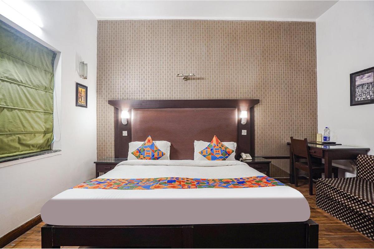 Suitetrails - FabHotel City Chalet Saket