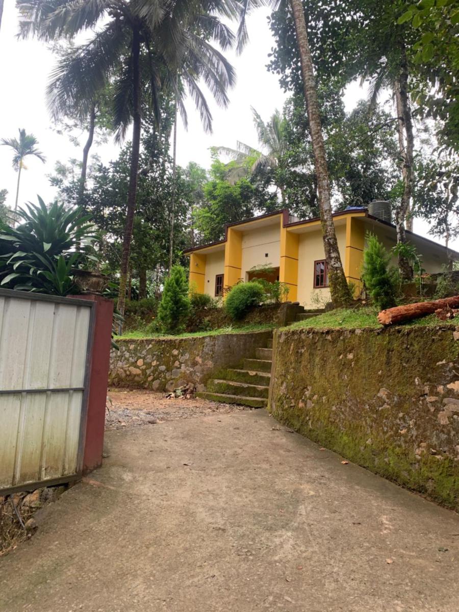 Cascade Holiday Villa - Housity