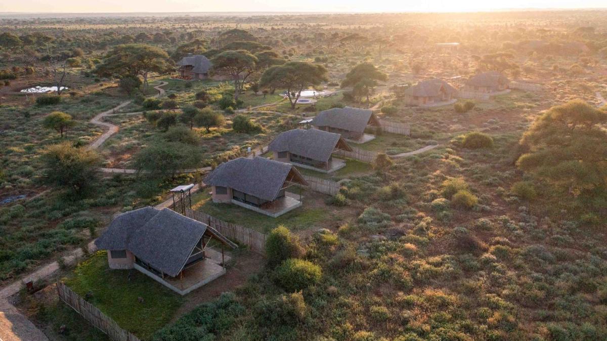 Oilepo Amboseli - Luxury Tents - Housity