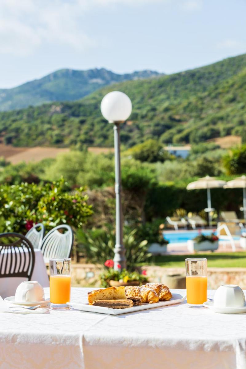 Hotel Janas - Housity
