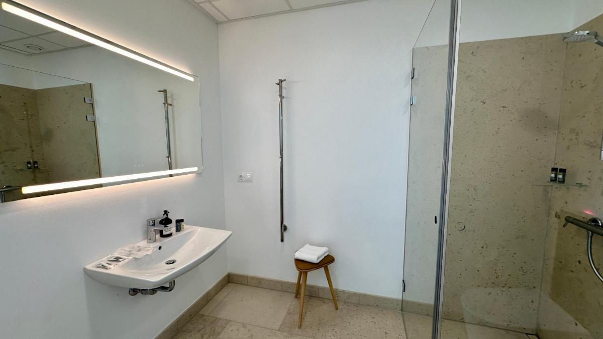 Salle de bains dans l'établissement Château Lecusse - La Grande Roche - Hôtel, Spa, Boutique & Restaurant
