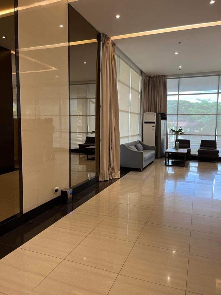 Centrio Budget Amenity Flr GFiber Internet with balcony by Ayala - Housity