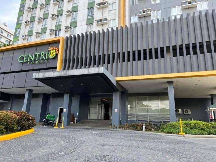 Centrio Budget Amenity Flr GFiber Internet with balcony by Ayala - Housity