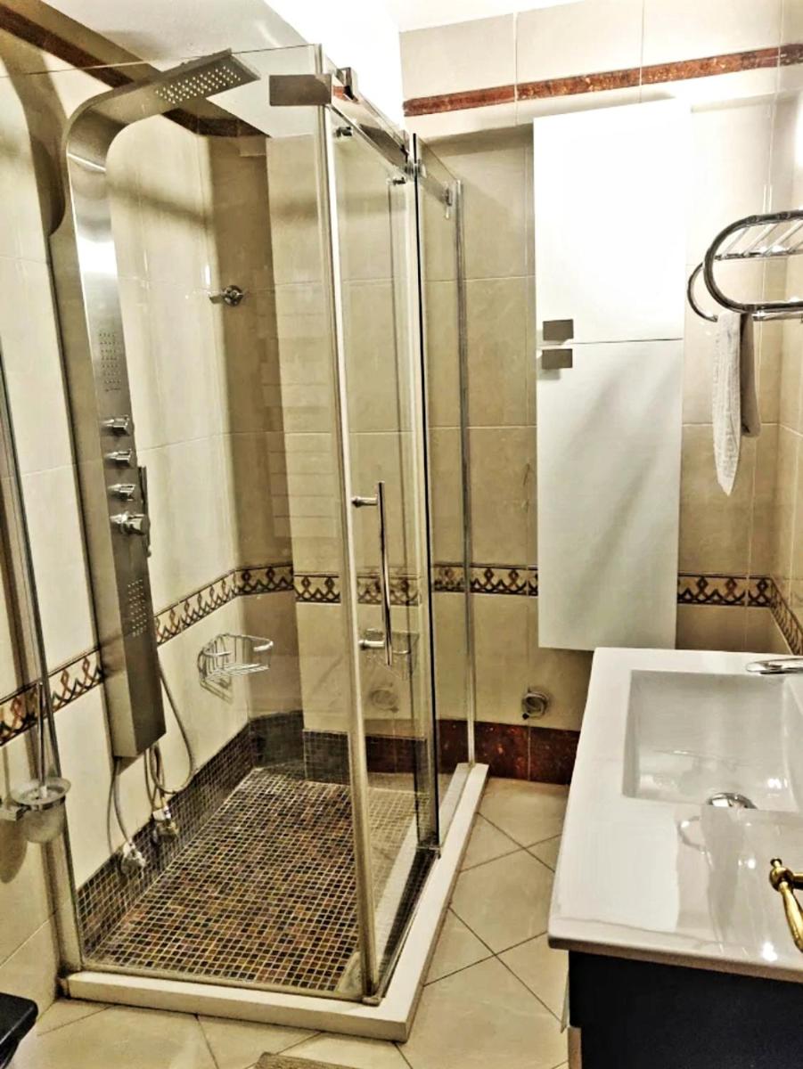 HOTELS ELSA - Housity