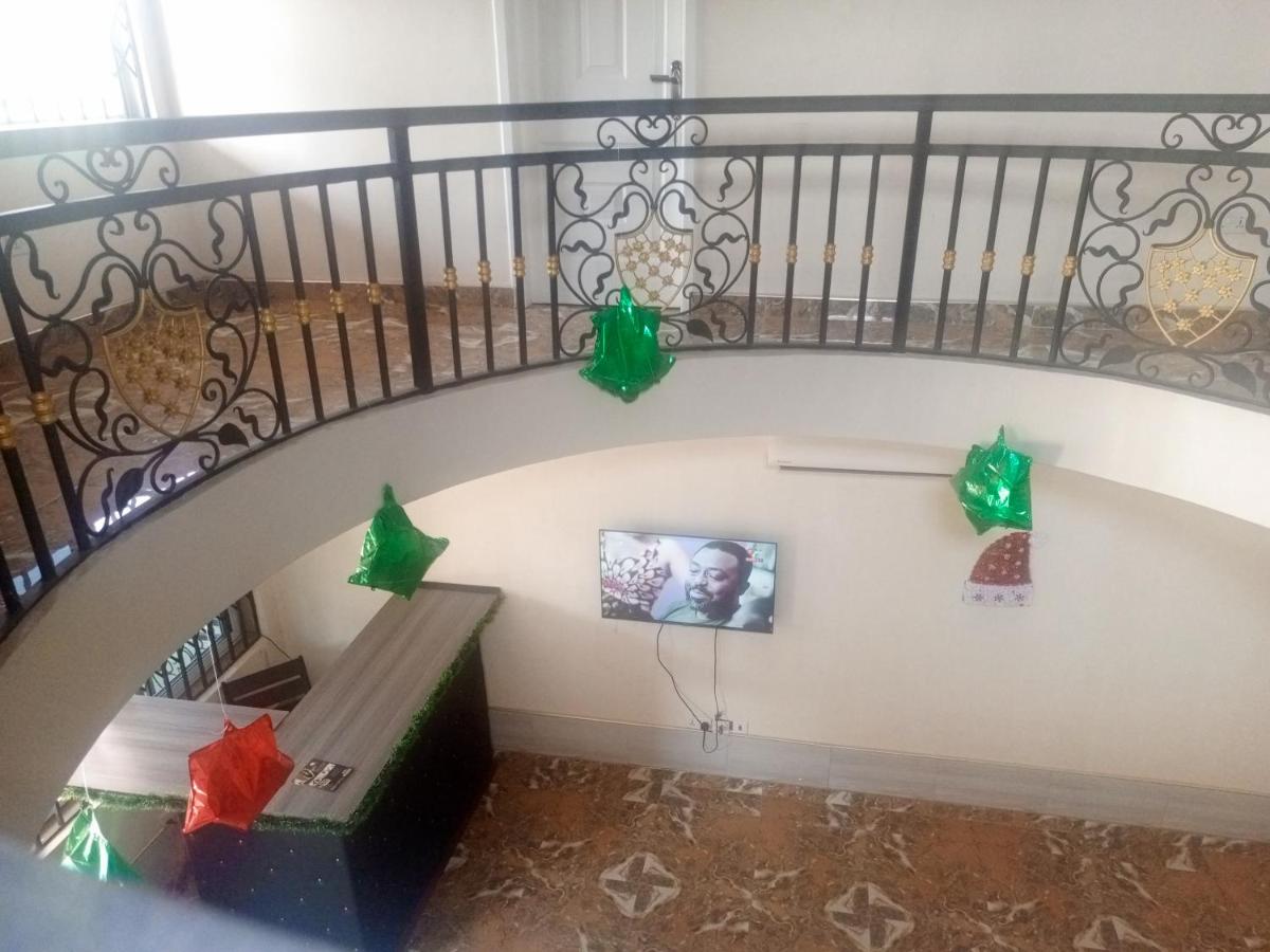Hotel Lily - Housity