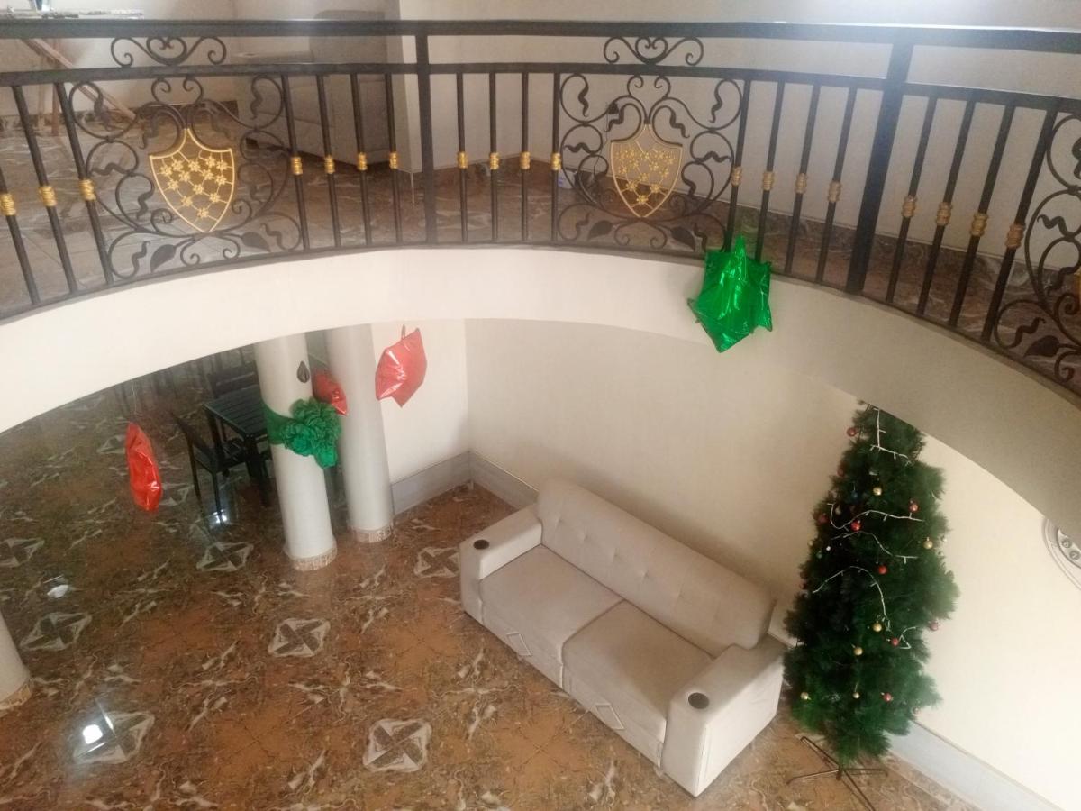 Hotel Lily - Housity