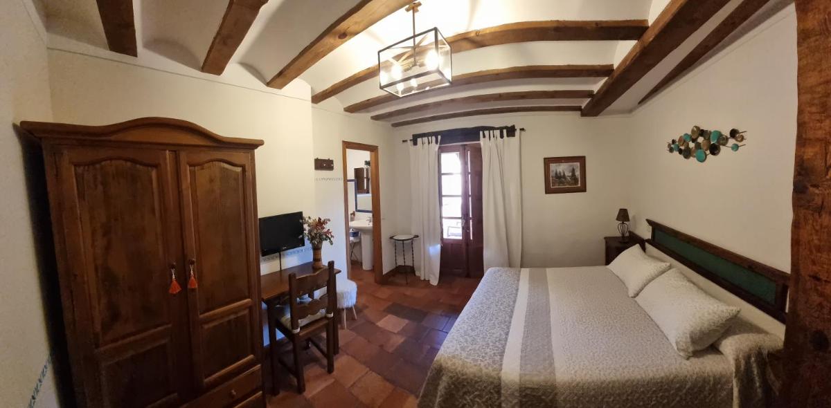 Hotel Rural El Adarve - Housity