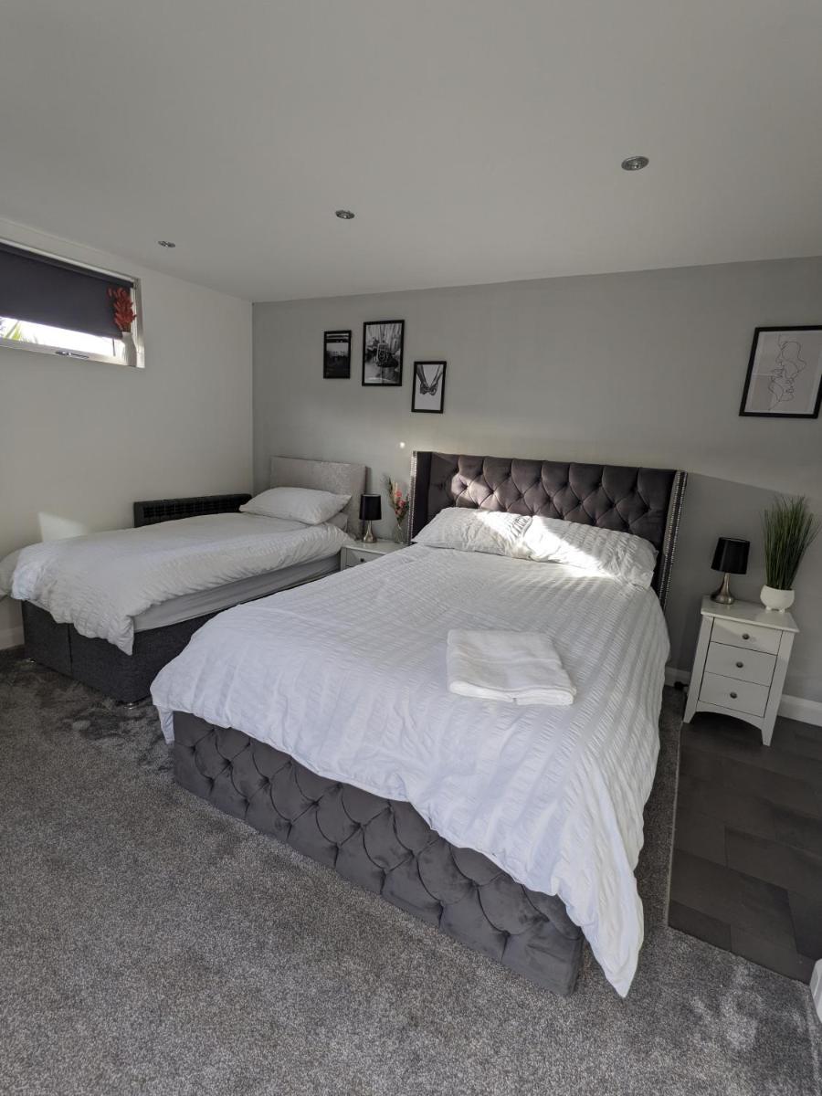 Room in Detached Annex - Housity