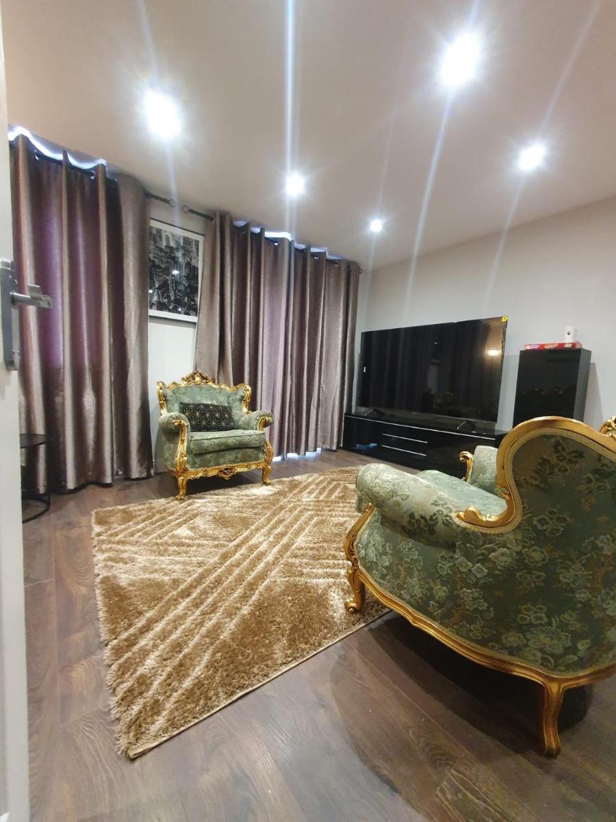 Crestfield Lodge - Housity