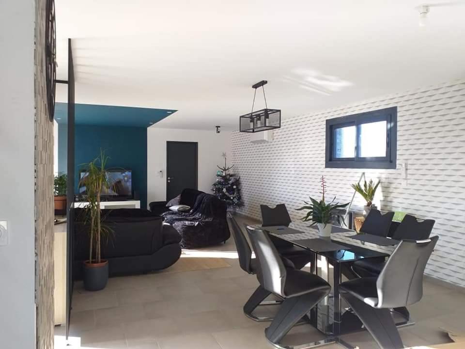 Villa Le Phoenix - Housity