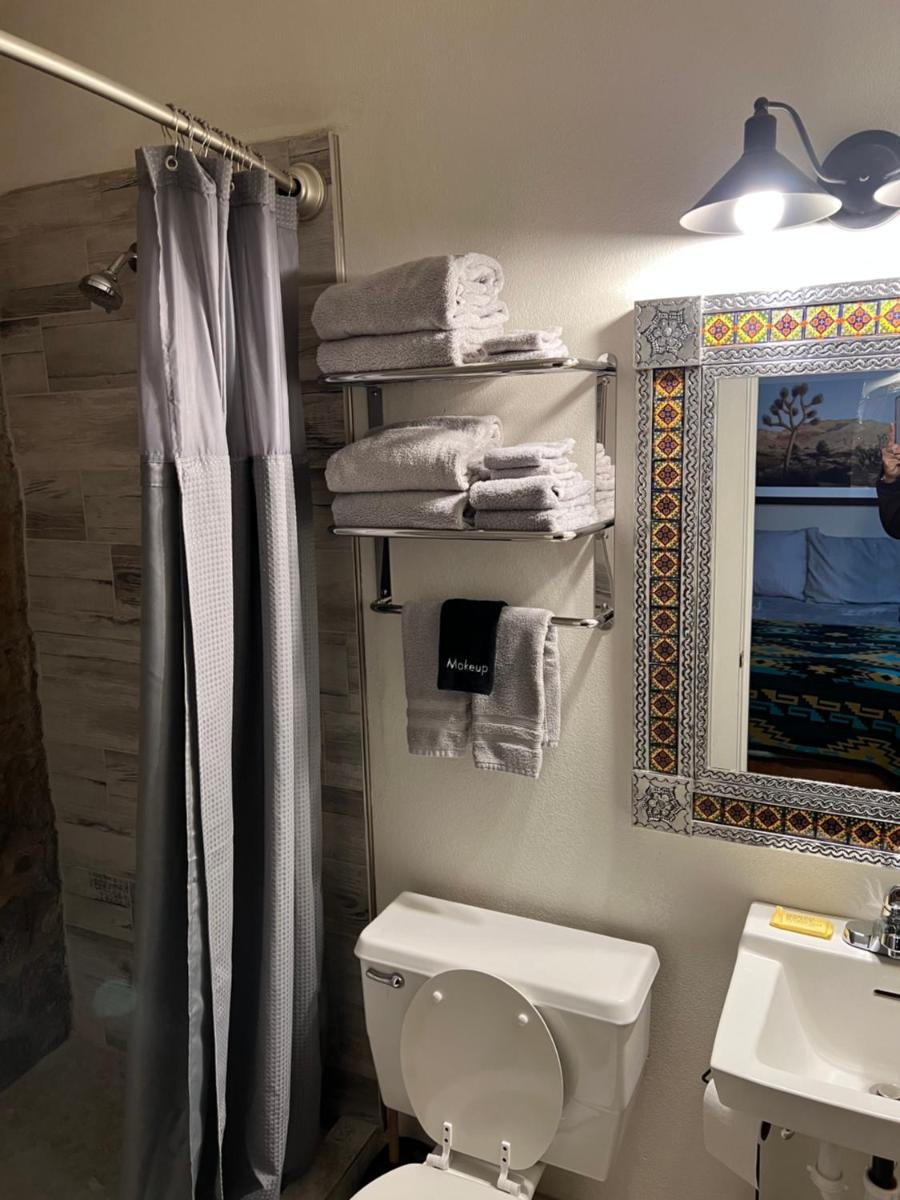 Trading post motel - Housity