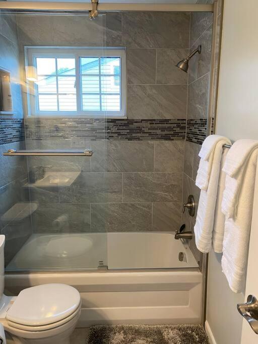 North Bethesda Gem - Housity