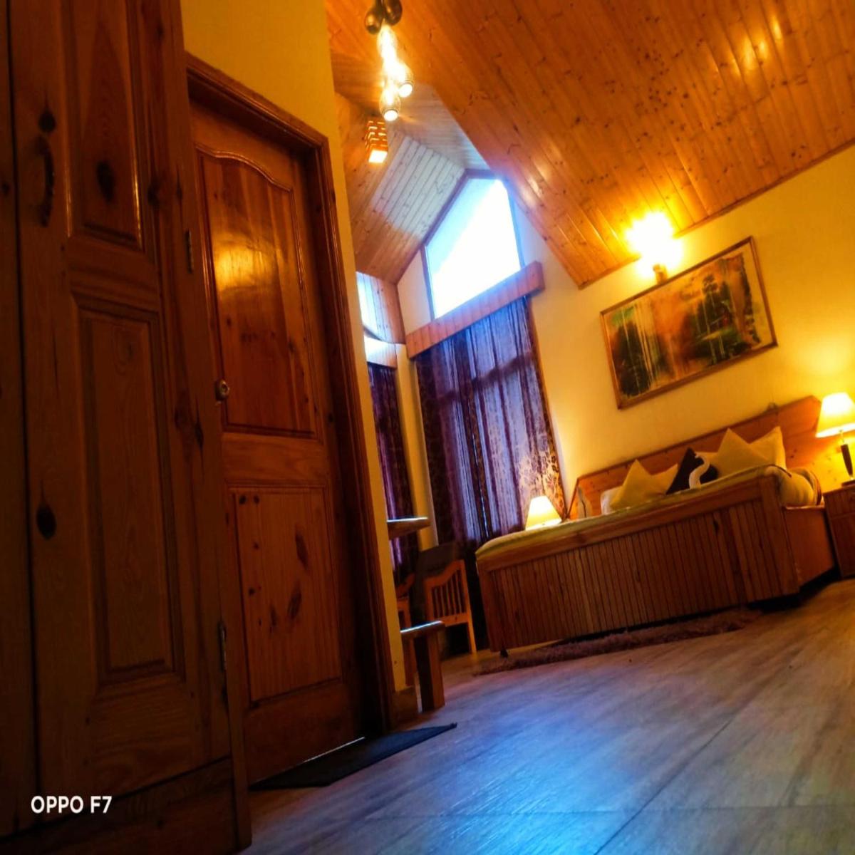 Hotel Jamla Inn - Housity