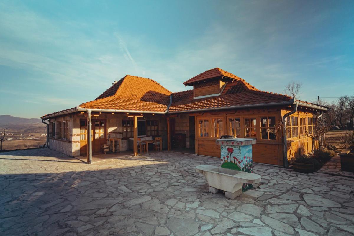 Seosko turisticko domacinstvo Radivojevic - Housity