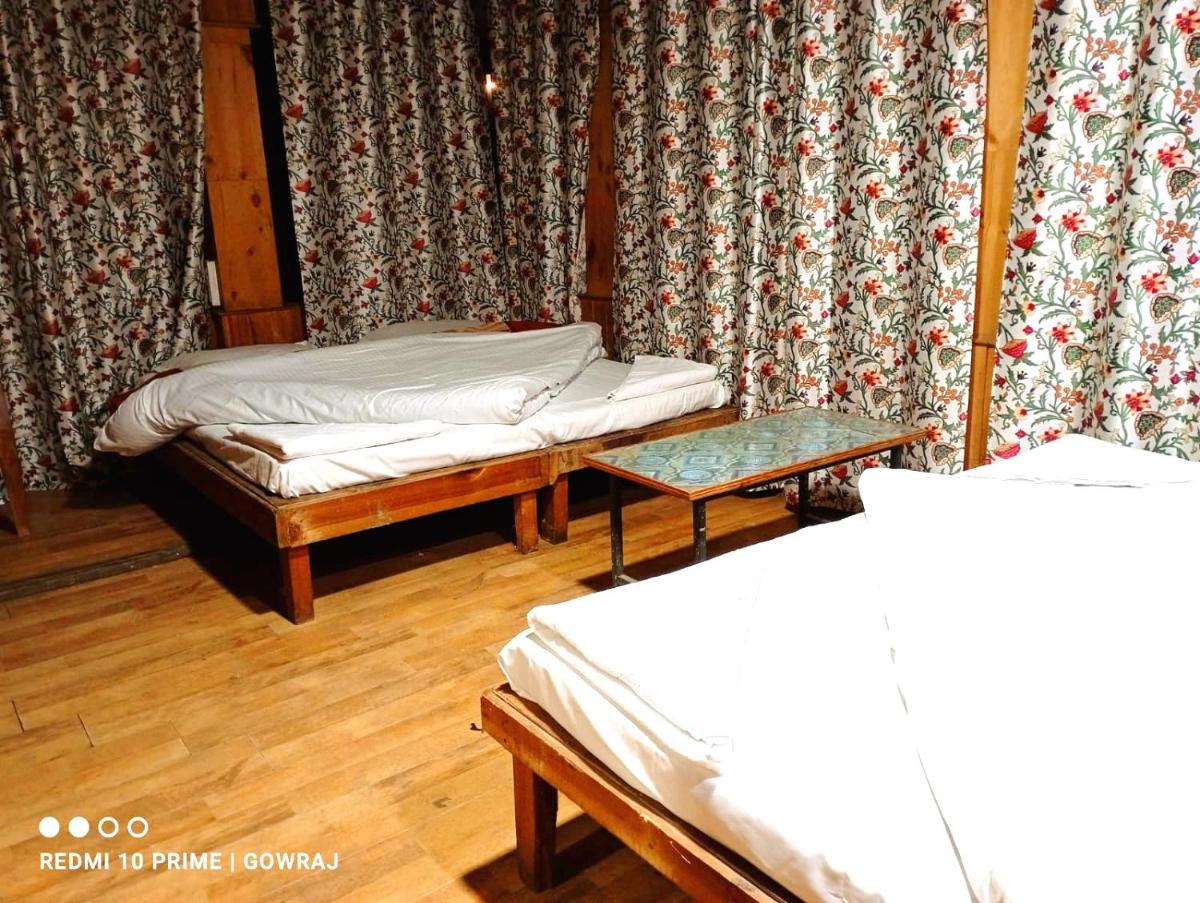 Hotel Mehak And Restarunt - Housity