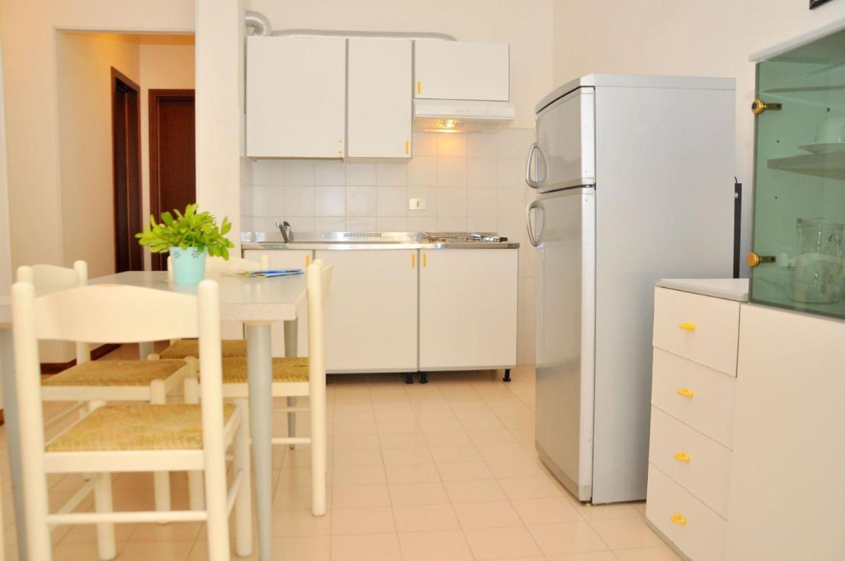 White apartment with terrace - Beahost - Housity