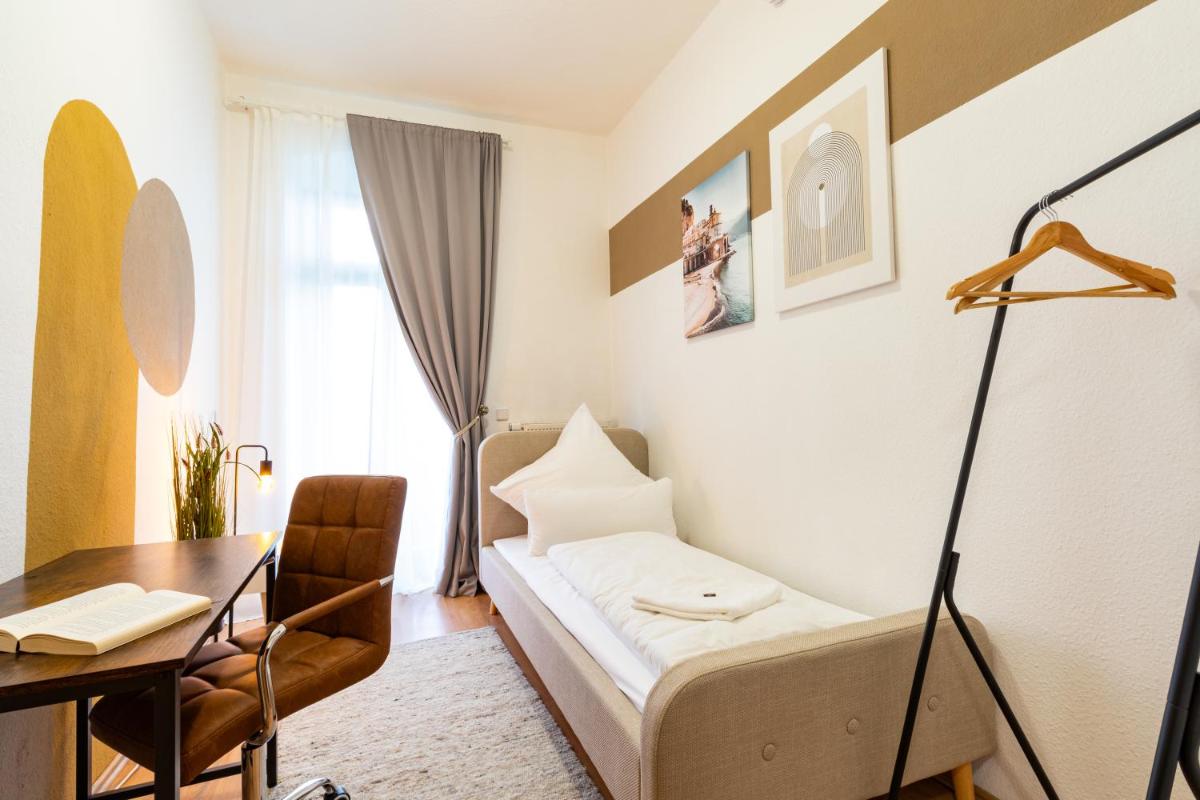 StadtNatur Apartment am Küchwald - 2 SZ mit Balkon, WASCHMASCHINE, Streaming-TV, Badewanne, Arbeitsplatz - Housity