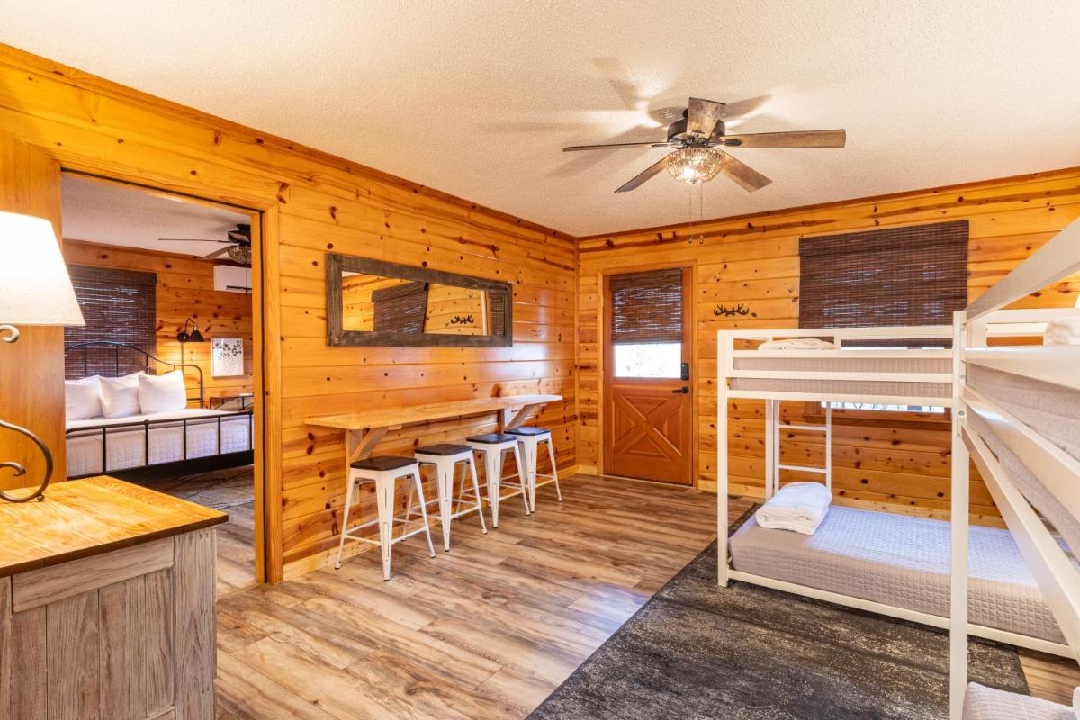 Mount Mitchell Eco Retreat - Housity