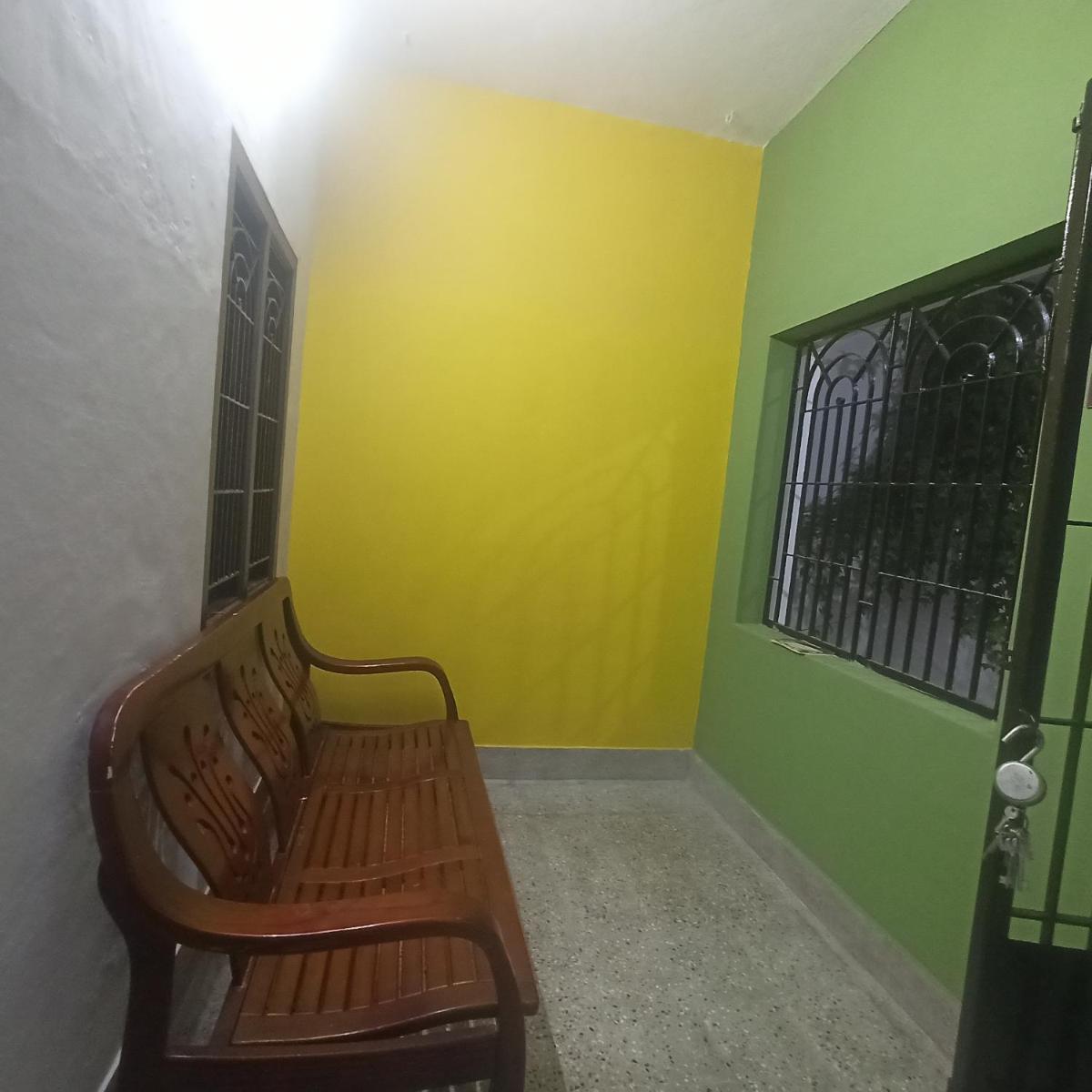 Eastern service flat - Housity