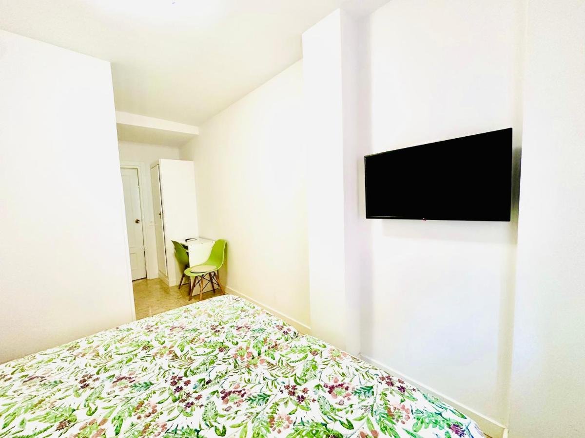 Hostal La Taberna - Housity