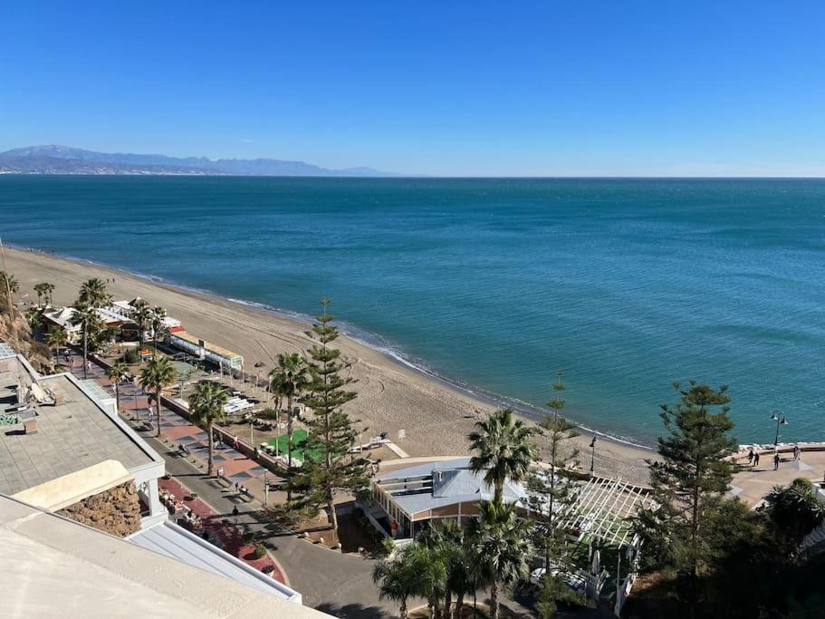 Newly refurbished Modern 2-Bed Apartment in Heart of Torremolinos - Housity