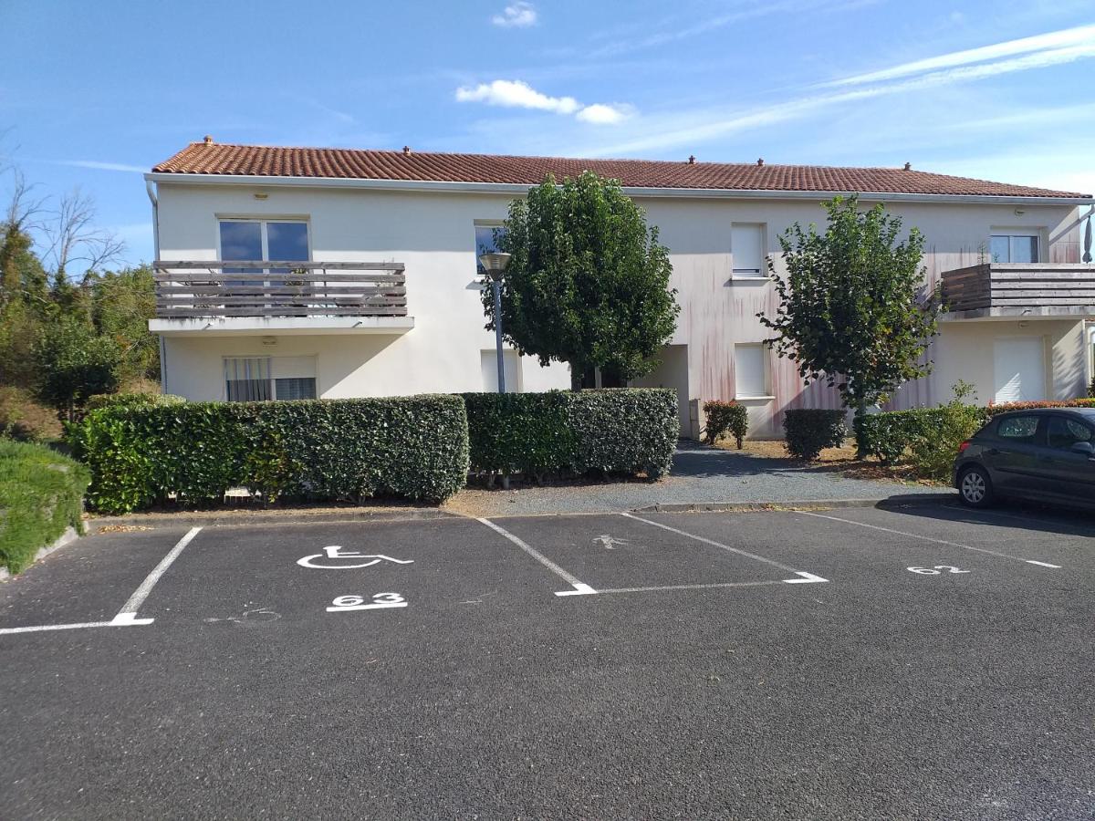 Les clés de Jonzacconciergerie Carré des Antilles - Housity