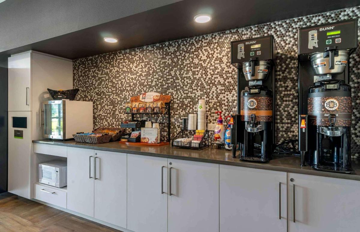 Extended Stay America Premier Suites - Port Charlotte - I-75 - Housity