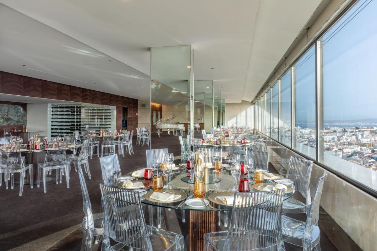 Um restaurante ou outro lugar para comer em Sheraton Lisboa Hotel & Spa