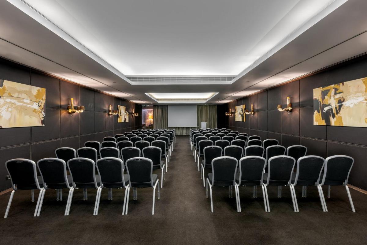 A área empresarial e/ ou a sala de conferências de Sheraton Lisboa Hotel & Spa