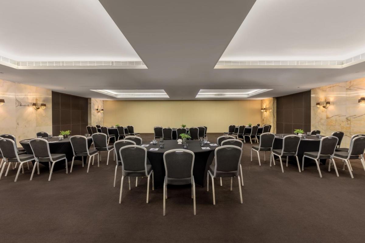 A área empresarial e/ ou a sala de conferências de Sheraton Lisboa Hotel & Spa
