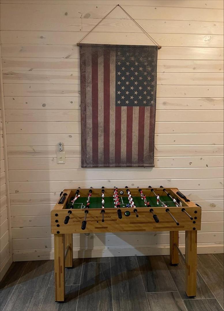 Spacious Cabin w Hot Tub Near Helen, GA - Housity