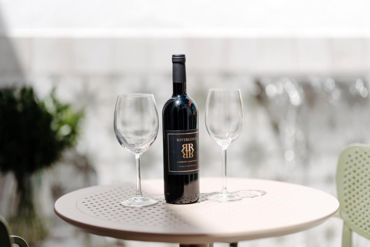 Mediterranean Style Accommodation in De Waterkant - Housity