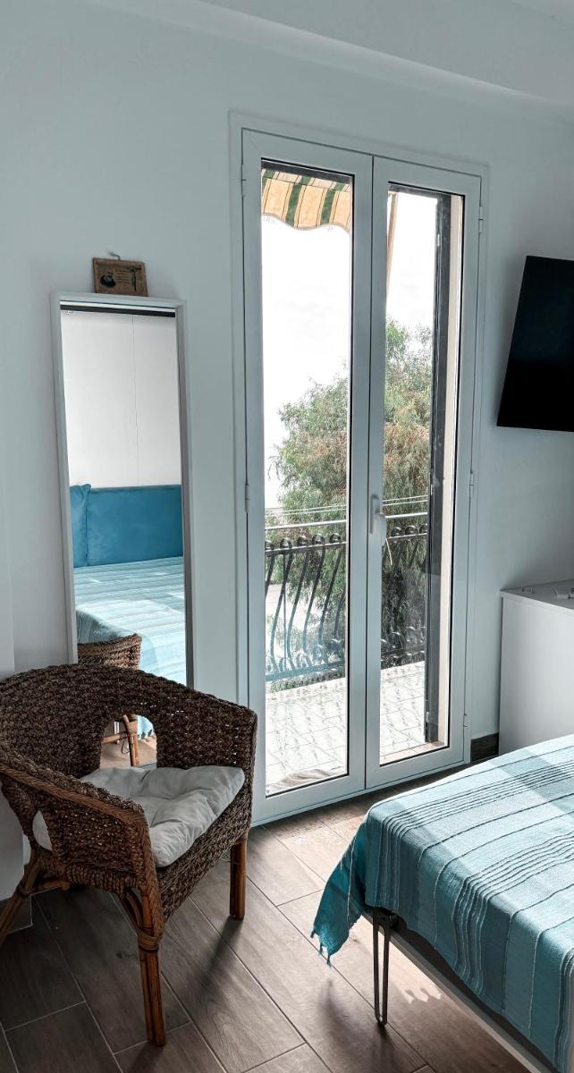 Bilocale affacciato sullo Stretto - Housity