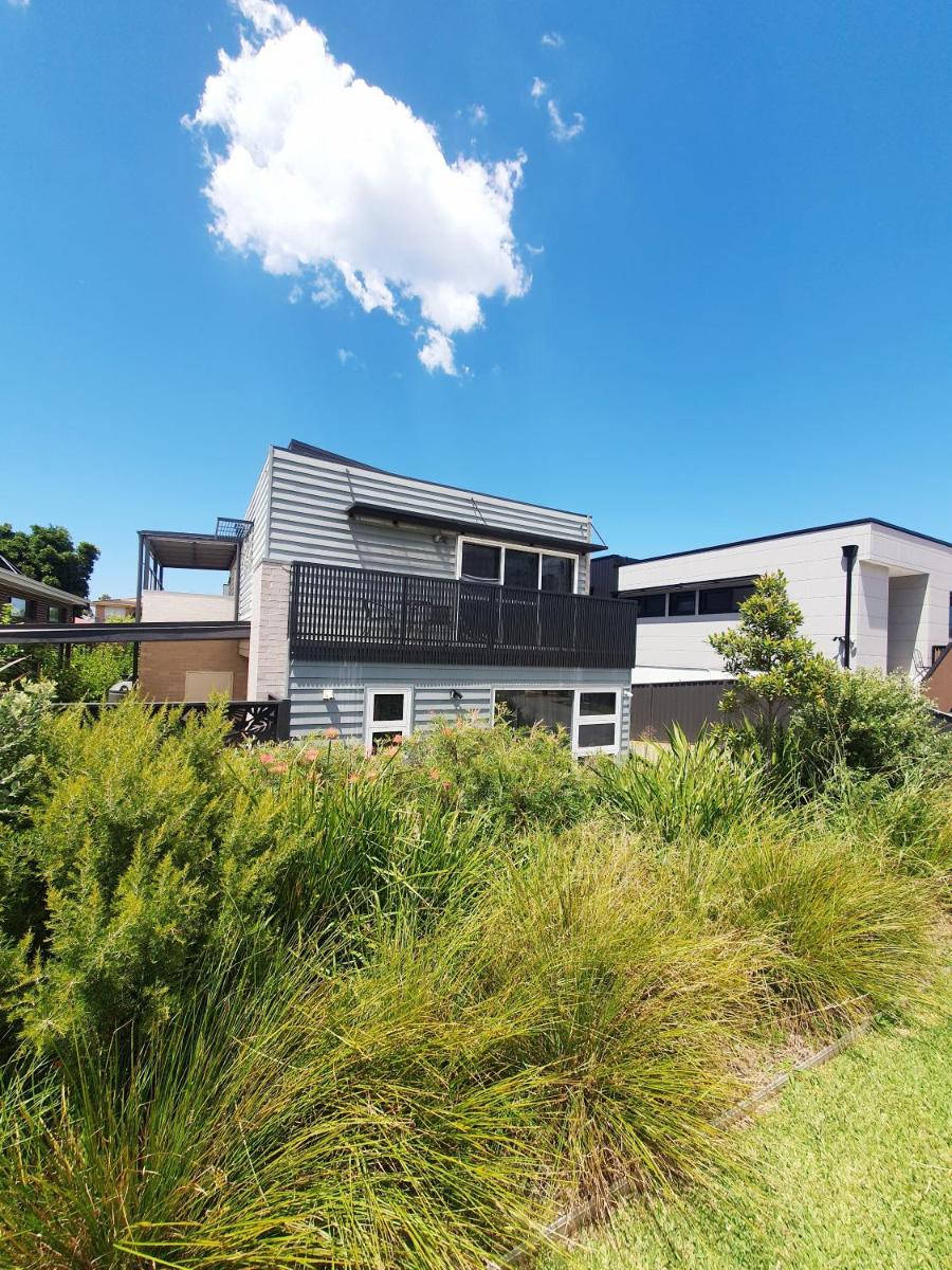 Townhouses by the Beach - Housity
