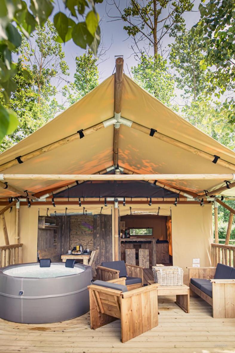Tente lodge Jacuzzi privatif en pleine nature - Housity