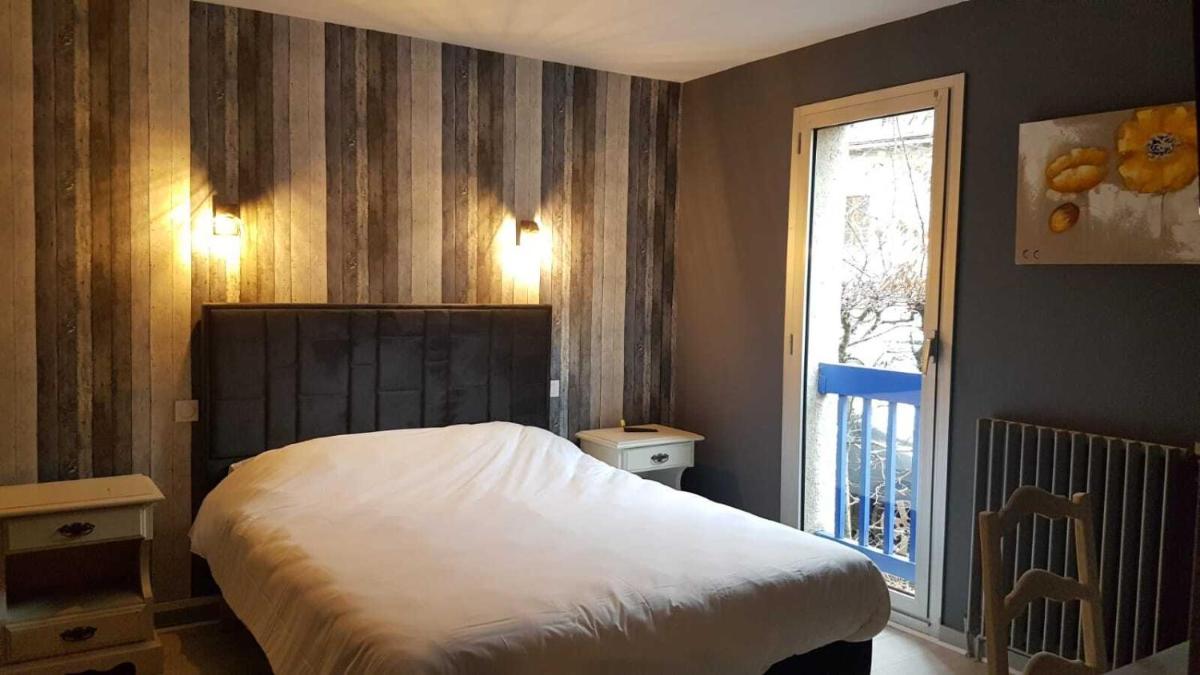 Le Castel du Cantal Groupe Village Fani - Housity