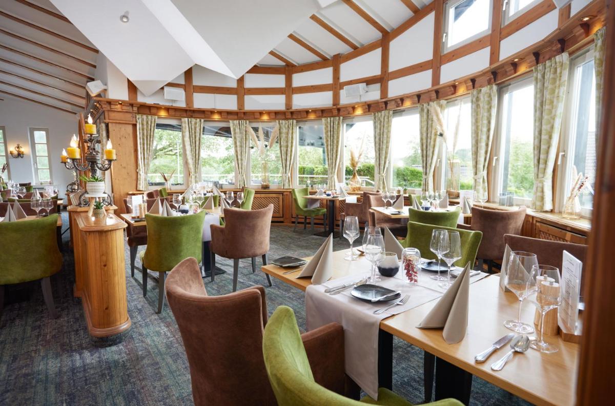Hotel Derichsweiler Hof - Housity